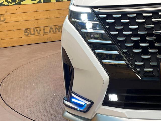 セレナ ｅ－パワー　オーテック　プロパイロット　１２型純正ナビ　全周囲カメラ　ＢＳＭ　衝突被害軽減システム　レザーシート　オートマチックハイビーム　エアコンデュアル　レーンアシスト　スマートキー　純正１６インチアルミ（14枚目）