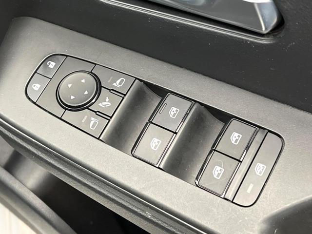 セレナ ｅ－パワー　オーテック　プロパイロット　１２型純正ナビ　全周囲カメラ　ＢＳＭ　衝突被害軽減システム　レザーシート　オートマチックハイビーム　エアコンデュアル　レーンアシスト　スマートキー　純正１６インチアルミ（50枚目）