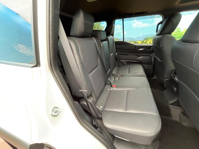 ランドクルーザー２５０ ＶＸ　サンルーフ　全周囲カメラ　ＪＢＬサウンド　１００Ｖ電源　衝突被害軽減システム　レーダークルーズ　禁煙車　電動リアゲート　レザーシート　前席シートエアコン（9枚目）
