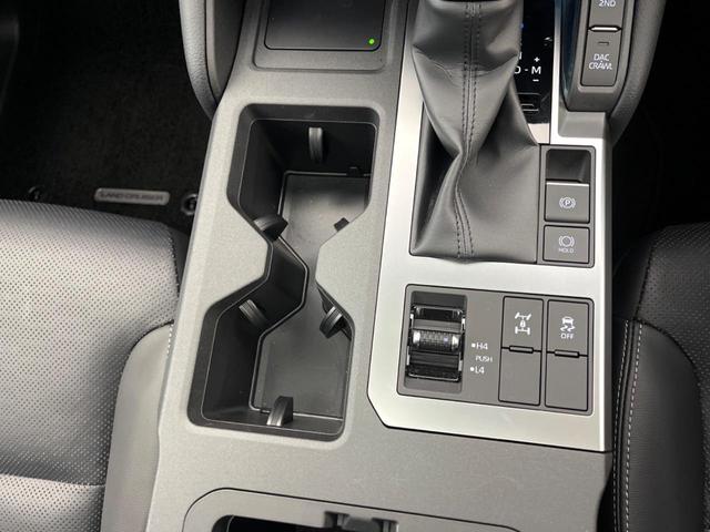 ランドクルーザー２５０ ＶＸ　サンルーフ　全周囲カメラ　ＪＢＬサウンド　１００Ｖ電源　衝突被害軽減システム　レーダークルーズ　禁煙車　電動リアゲート　レザーシート　前席シートエアコン（65枚目）