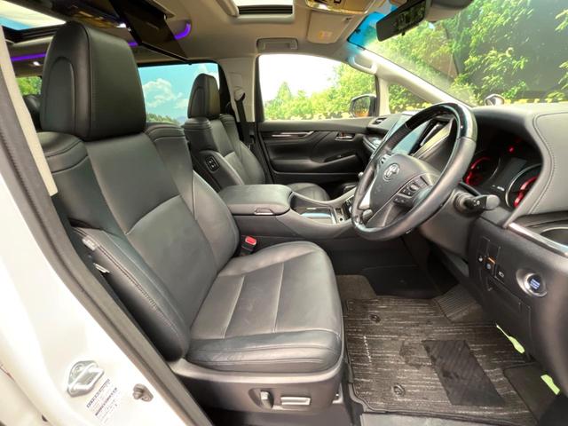 アルファード ２．５Ｓ　Ｃパッケージ　サンルーフ　１１型ＢＩＧＸ　両側電動ドア　後席モニター　バックカメラ　衝突被害軽減システム　レーダークルーズ　禁煙車　電動リアゲート　レザーシート　前席シートエアコン　コーナーセンサー　スマートキー（8枚目）