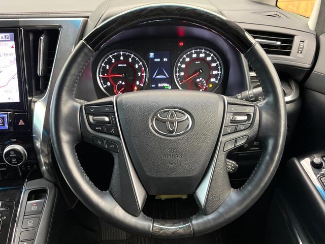 アルファード ２．５Ｓ　Ｃパッケージ　サンルーフ　１１型ＢＩＧＸ　両側電動ドア　後席モニター　バックカメラ　衝突被害軽減システム　レーダークルーズ　禁煙車　電動リアゲート　レザーシート　前席シートエアコン　コーナーセンサー　スマートキー（11枚目）