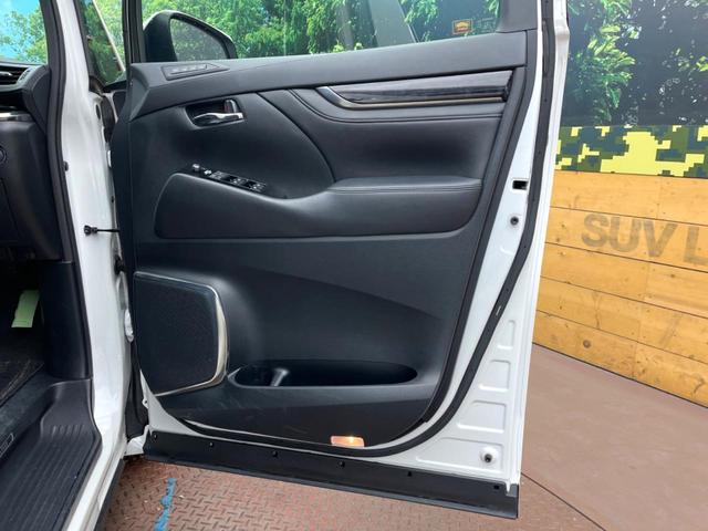 アルファード ２．５Ｓ　Ｃパッケージ　サンルーフ　１１型ＢＩＧＸ　両側電動ドア　後席モニター　バックカメラ　衝突被害軽減システム　レーダークルーズ　禁煙車　電動リアゲート　レザーシート　前席シートエアコン　コーナーセンサー　スマートキー（34枚目）