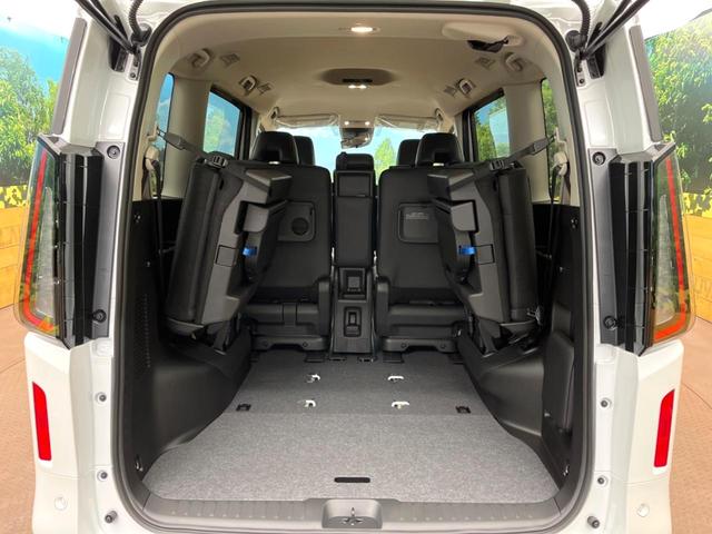 セレナ ハイウェイスターＶ　登録済未使用車　両側電動ドア　純正１２．３型ナビ　プロパイロット　全周囲カメラ　インテリジェントルームミラー　ブラインドスポットモニター　撥水シート　ＬＥＤヘッドライト　ハイビームアシスト（10枚目）