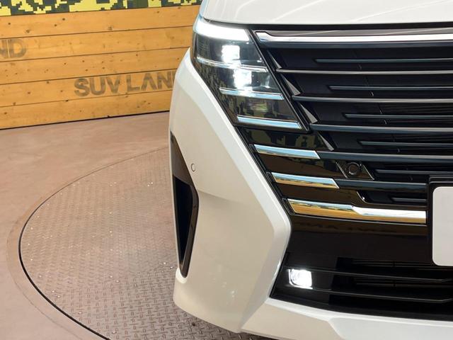 セレナ ハイウェイスターＶ　登録済未使用車　両側電動ドア　純正１２．３型ナビ　プロパイロット　全周囲カメラ　インテリジェントルームミラー　ブラインドスポットモニター　撥水シート　ＬＥＤヘッドライト　ハイビームアシスト（12枚目）