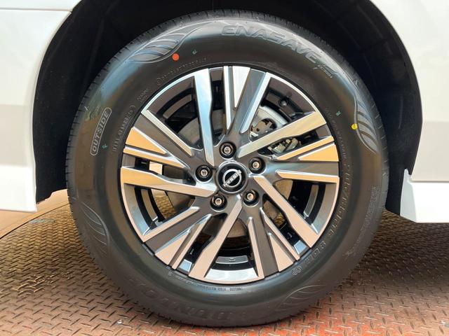 セレナ ハイウェイスターＶ　登録済未使用車　両側電動ドア　純正１２．３型ナビ　プロパイロット　全周囲カメラ　インテリジェントルームミラー　ブラインドスポットモニター　撥水シート　ＬＥＤヘッドライト　ハイビームアシスト（25枚目）