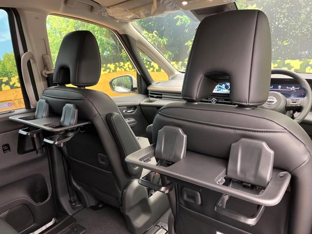 セレナ ハイウェイスターＶ　登録済未使用車　両側電動ドア　純正１２．３型ナビ　プロパイロット　全周囲カメラ　インテリジェントルームミラー　ブラインドスポットモニター　撥水シート　ＬＥＤヘッドライト　ハイビームアシスト（42枚目）