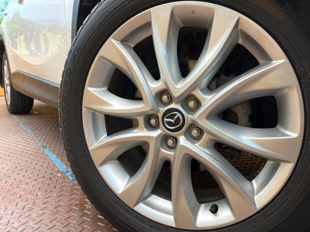 ＣＸ－５ ＸＤ　ＢＯＳＥサウンド　純正ナビ　バックカメラ　スマートシティブレーキサポート　リアビークルモニタリングシステム　クルコン　ＨＩＤヘッドライト　オートライト　アダプティプフロントライディングシステム（13枚目）