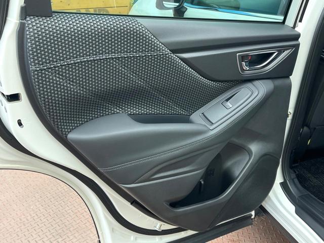 フォレスター アドバンス　アイサイトセイフティプラス　スマートリアビューミラー　フロントカメラ　純正８型ナビ　バックカメラ　ハーフレザーシート　全席シートヒーター　前席パワーシート　運転席シートメモリー　ＬＥＤヘッドライト（26枚目）