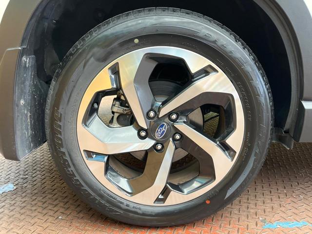 フォレスター アドバンス　アイサイトセイフティプラス　スマートリアビューミラー　フロントカメラ　純正８型ナビ　バックカメラ　ハーフレザーシート　全席シートヒーター　前席パワーシート　運転席シートメモリー　ＬＥＤヘッドライト（32枚目）