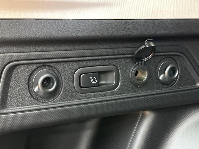 フォレスター アドバンス　アイサイトセイフティプラス　スマートリアビューミラー　フロントカメラ　純正８型ナビ　バックカメラ　ハーフレザーシート　全席シートヒーター　前席パワーシート　運転席シートメモリー　ＬＥＤヘッドライト（38枚目）