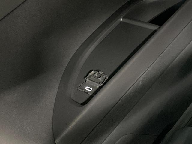 ヴェルファイアハイブリッド Ｚ　プレミア　両側電動スライドドア　１２．１型フリップダウン　１４型ディスプレイオーディオ　全周囲カメラ　パワーバックドア　レーダークルーズコントロール　シートベンチレーション　パワーシート　デジタルインナーミラー（40枚目）