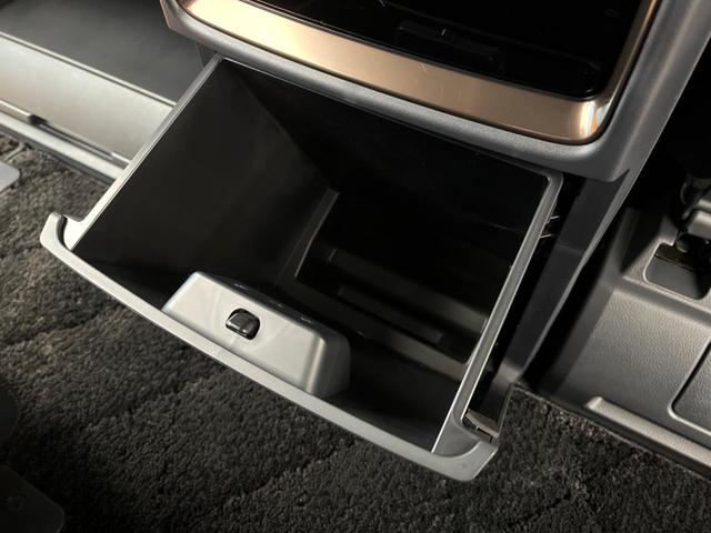 ヴェルファイアハイブリッド Ｚ　プレミア　両側電動スライドドア　１２．１型フリップダウン　１４型ディスプレイオーディオ　全周囲カメラ　パワーバックドア　レーダークルーズコントロール　シートベンチレーション　パワーシート　デジタルインナーミラー（49枚目）