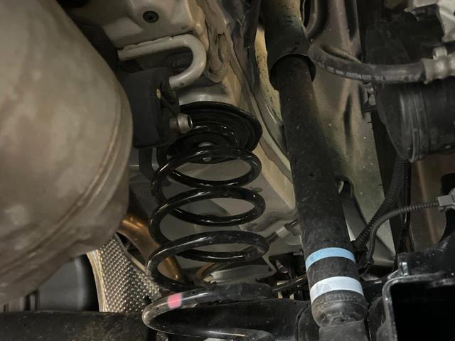 カローラクロス ハイブリッド　Ｚ　ガラスルーフ　純正１０．５インチディスプレイオーディオ　ブラインドスポットモニター　全周囲カメラ　トヨタセーフティセンス　前席シートヒーター　ドライブレコーダー　レーダークルーズ　パワーバックドア（20枚目）