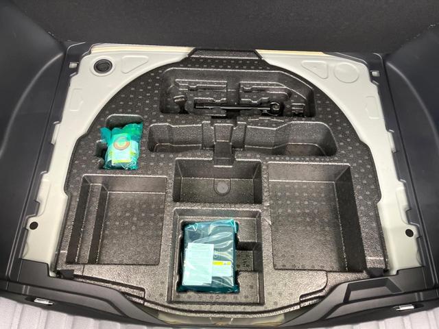 カローラクロス ハイブリッド　Ｚ　ガラスルーフ　純正１０．５インチディスプレイオーディオ　ブラインドスポットモニター　全周囲カメラ　トヨタセーフティセンス　前席シートヒーター　ドライブレコーダー　レーダークルーズ　パワーバックドア（41枚目）