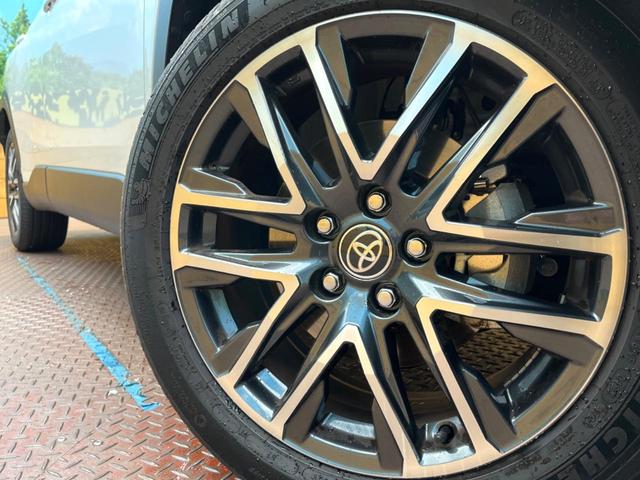 カローラクロス ハイブリッド　Ｚ　ガラスルーフ　純正１０．５インチディスプレイオーディオ　全周囲カメラ　トヨタセーフティセンス　ブラインドスポットモニター　レーダークルーズ　シートベンチレーション　フルセグ　Ｂｌｕｅｔｏｏｔｈ（13枚目）