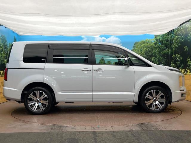 デリカＤ：５ Ｐ　ｅ－アシスト　禁煙車　純正１０．１インチナビ　全周囲カメラ　ブラインドスポットモニター　両側電動ドア　パワーバックドア　前席シートヒーター　フルセグ　Ｂｌｕｅｔｏｏｔｈ　ＥＴＣ　アイドリングストップ（29枚目）