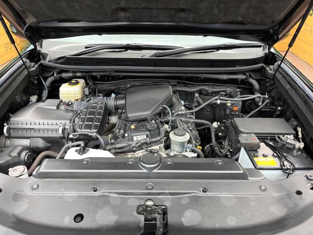 ランドクルーザープラド ＴＸ　Ｌパッケージ　７０ｔｈアニバーサリーリミテッド　サンルーフ　ＢＩＧ－Ｘ９型ナビ　７人乗り　前席シートベンチレーション　前席パワーシート　セーフティセンス　ブラックモールタイプルーフレール　ブラックドアミラー　バックカメラ　ビルトインＥＴＣ　禁煙車（20枚目）