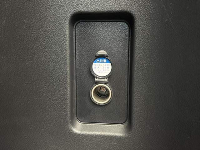 ランドクルーザープラド ＴＸ　Ｌパッケージ　７０ｔｈアニバーサリーリミテッド　サンルーフ　ＢＩＧ－Ｘ９型ナビ　７人乗り　前席シートベンチレーション　前席パワーシート　セーフティセンス　ブラックモールタイプルーフレール　ブラックドアミラー　バックカメラ　ビルトインＥＴＣ　禁煙車（41枚目）