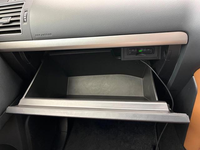 ランドクルーザープラド ＴＸ　Ｌパッケージ　７０ｔｈアニバーサリーリミテッド　サンルーフ　ＢＩＧ－Ｘ９型ナビ　７人乗り　前席シートベンチレーション　前席パワーシート　セーフティセンス　ブラックモールタイプルーフレール　ブラックドアミラー　バックカメラ　ビルトインＥＴＣ　禁煙車（64枚目）