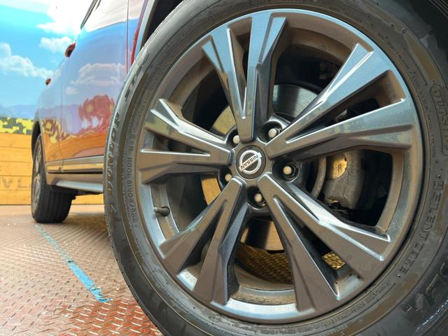 エクストレイル ２０Ｘｉ　純正１０インチナビ　インテリジェントエマージェンシーブレーキ　禁煙車　プロパイロット　全席シートヒーター　アラウンドビューモニター　インテリジェントルームミラー　パワーバックドア　ＥＴＣ　フルセグ（13枚目）