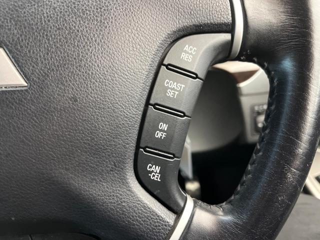 パジェロ ロング　スーパーエクシード　純正ナビ　バックカメラ　クルーズコントロール　アクセサリーコンセント　ＨＩＤヘッドライト　前席シートヒーター　前席パワーシート　Ｂｌｕｅｔｏｏｔｈ　フルセグ　オートエアコン　オートライト（5枚目）