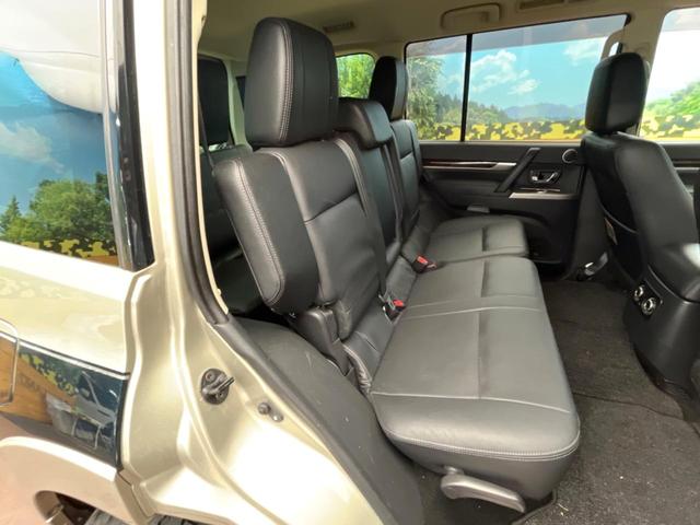 パジェロ ロング　スーパーエクシード　純正ナビ　バックカメラ　クルーズコントロール　アクセサリーコンセント　ＨＩＤヘッドライト　前席シートヒーター　前席パワーシート　Ｂｌｕｅｔｏｏｔｈ　フルセグ　オートエアコン　オートライト（8枚目）