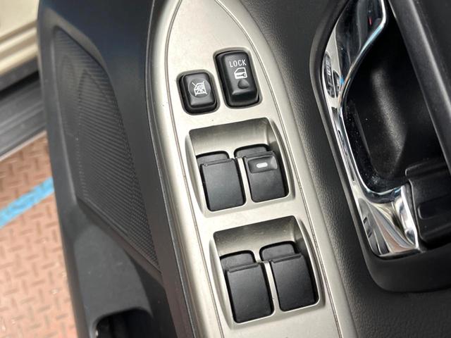 パジェロ ロング　スーパーエクシード　純正ナビ　バックカメラ　クルーズコントロール　アクセサリーコンセント　ＨＩＤヘッドライト　前席シートヒーター　前席パワーシート　Ｂｌｕｅｔｏｏｔｈ　フルセグ　オートエアコン　オートライト（39枚目）