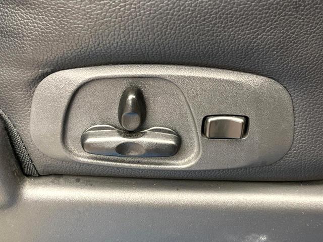 パジェロ ロング　スーパーエクシード　純正ナビ　バックカメラ　クルーズコントロール　アクセサリーコンセント　ＨＩＤヘッドライト　前席シートヒーター　前席パワーシート　Ｂｌｕｅｔｏｏｔｈ　フルセグ　オートエアコン　オートライト（40枚目）