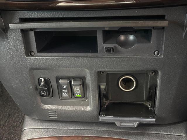 パジェロ ロング　スーパーエクシード　純正ナビ　バックカメラ　クルーズコントロール　アクセサリーコンセント　ＨＩＤヘッドライト　前席シートヒーター　前席パワーシート　Ｂｌｕｅｔｏｏｔｈ　フルセグ　オートエアコン　オートライト（49枚目）