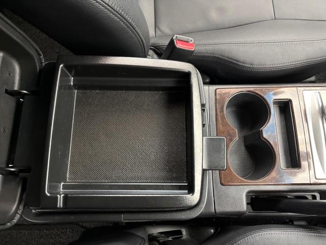 パジェロ ロング　スーパーエクシード　純正ナビ　バックカメラ　クルーズコントロール　アクセサリーコンセント　ＨＩＤヘッドライト　前席シートヒーター　前席パワーシート　Ｂｌｕｅｔｏｏｔｈ　フルセグ　オートエアコン　オートライト（50枚目）