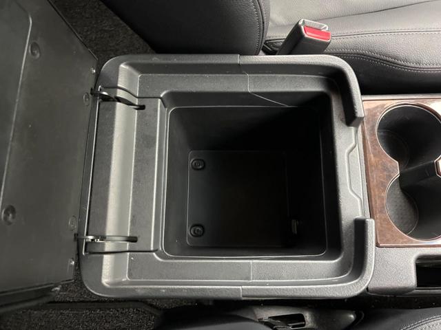 パジェロ ロング　スーパーエクシード　純正ナビ　バックカメラ　クルーズコントロール　アクセサリーコンセント　ＨＩＤヘッドライト　前席シートヒーター　前席パワーシート　Ｂｌｕｅｔｏｏｔｈ　フルセグ　オートエアコン　オートライト（51枚目）