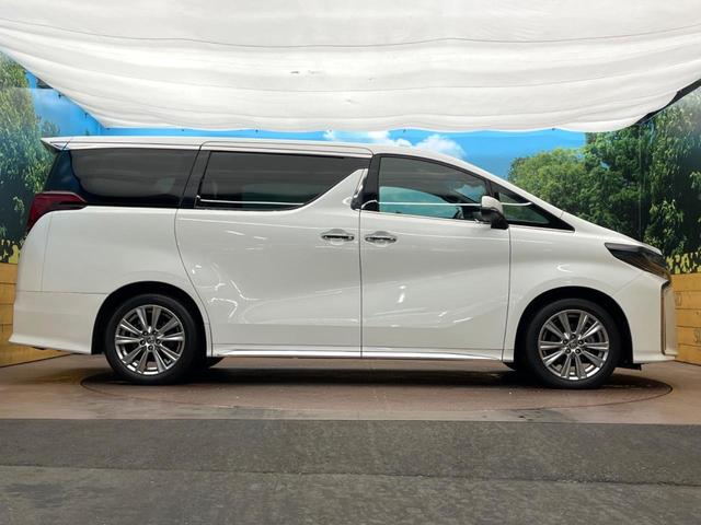 アルファード ２．５Ｓ　タイプゴールド　ツインムーンルーフ　１２．１型リップダウンモニター　トヨタセーフティセンス　両側電動ドア　純正９型ディスプレイオーディオ　バックカメラ　パワーバックドア　ＬＥＤヘッドライト　Ｂｌｕｅｔｏｏｔｈ（24枚目）