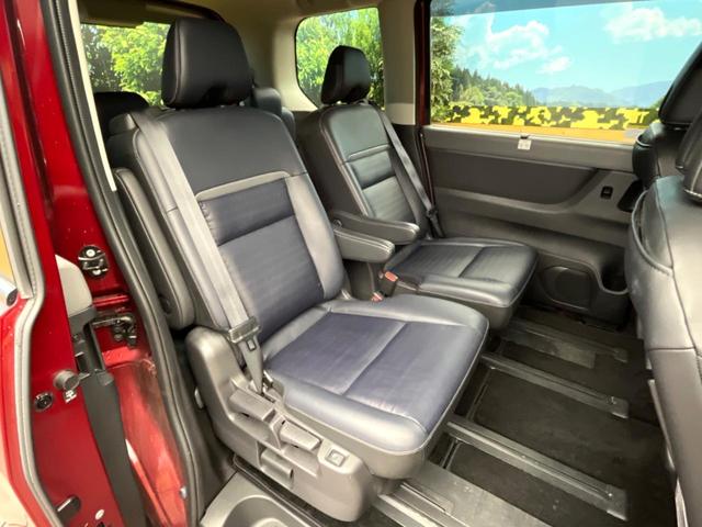 セレナ e-パワー ルキシオン 純正12.3型ナビ 2トーン 後席モニター プロパイロット2.0 ワイヤレス充電 両側電動ドア 全周囲カメラ ステアリングヒーター シートヒーター 100V電源 コーナーセンサー LEDヘッド ETC(8枚目)