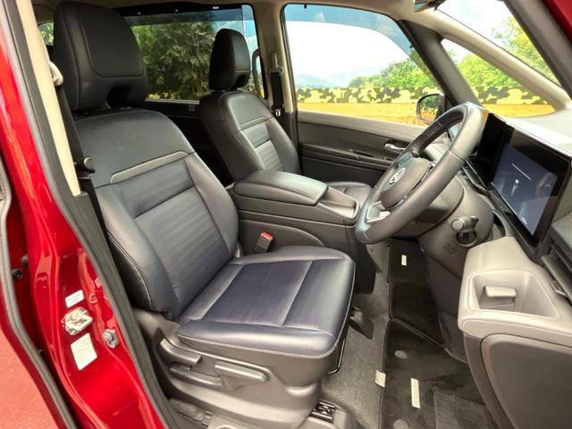 セレナ e-パワー ルキシオン 純正12.3型ナビ 2トーン 後席モニター プロパイロット2.0 ワイヤレス充電 両側電動ドア 全周囲カメラ ステアリングヒーター シートヒーター 100V電源 コーナーセンサー LEDヘッド ETC(32枚目)