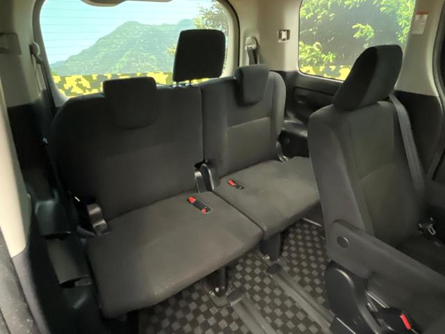 ノア ハイブリッドＧ　フリップダウン　両側電動ドア　８型ＳＤナビ　バックカメラ　ドラレコ　ＬＥＤヘッド　ＥＴＣ　クルコン　シートヒーター　フルセグ　純正１５インチアルミ　Ｂｌｕｅｔｏｏｔｈ　オートハイビーム　車線逸脱警報（9枚目）