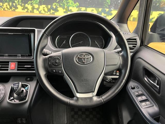 ノア ハイブリッドＧ　フリップダウン　両側電動ドア　８型ＳＤナビ　バックカメラ　ドラレコ　ＬＥＤヘッド　ＥＴＣ　クルコン　シートヒーター　フルセグ　純正１５インチアルミ　Ｂｌｕｅｔｏｏｔｈ　オートハイビーム　車線逸脱警報（11枚目）