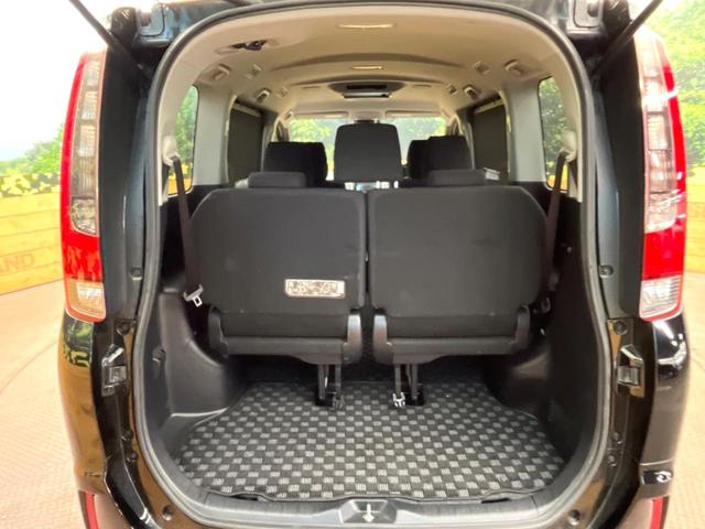 ノア ハイブリッドＧ　フリップダウン　両側電動ドア　８型ＳＤナビ　バックカメラ　ドラレコ　ＬＥＤヘッド　ＥＴＣ　クルコン　シートヒーター　フルセグ　純正１５インチアルミ　Ｂｌｕｅｔｏｏｔｈ　オートハイビーム　車線逸脱警報（31枚目）