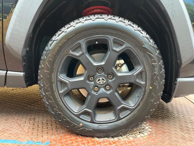 ＲＡＶ４ アドベンチャー　オフロードパッケージＩＩ　純正１０．５インチディスプレイオーディオ　禁煙車　セーフティセンス　デジタルインナーミラー　ブラインドスポットモニター　パワーバックドア　レーダークルーズ　ＬＥＤヘッドライト　シートベンチレーション（27枚目）