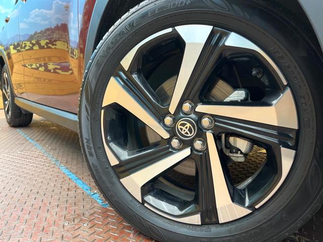 ライズ Ｚ　純正９インチナビ　スマートアシスト　禁煙車　レーダークルーズ　前席シートヒーター　ドライブレコーダー　フルセグ　Ｂｌｕｅｔｏｏｔｈ　ＥＴＣ　ＬＥＤヘッドライト　バックカメラ　スマートキー（13枚目）