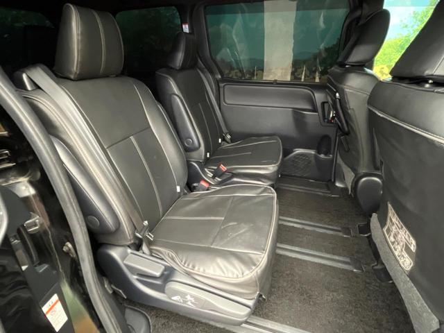 ヴォクシー ハイブリッドＺＳ　煌ＩＩＩ　１２型フリップダウンモニター　純正９インチナビ　トヨタセーフティセンス　禁煙車　両側電動ドア　シートヒータークルーズコントロール　クリアランスソナー　フルセグ　Ｂｌｕｅｔｏｏｔｈ　バックカメラ（8枚目）