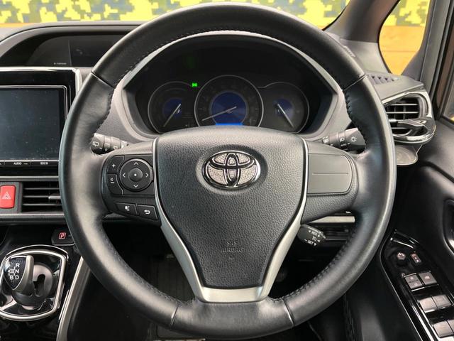 ヴォクシー ハイブリッドＺＳ　煌ＩＩＩ　１２型フリップダウンモニター　純正９インチナビ　トヨタセーフティセンス　禁煙車　両側電動ドア　シートヒータークルーズコントロール　クリアランスソナー　フルセグ　Ｂｌｕｅｔｏｏｔｈ　バックカメラ（11枚目）