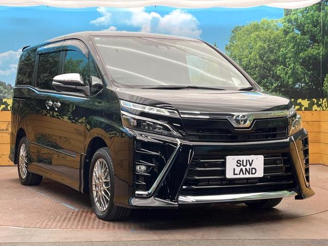 ヴォクシー ハイブリッドＺＳ　煌ＩＩＩ　１２型フリップダウンモニター　純正９インチナビ　トヨタセーフティセンス　禁煙車　両側電動ドア　シートヒータークルーズコントロール　クリアランスソナー　フルセグ　Ｂｌｕｅｔｏｏｔｈ　バックカメラ（16枚目）