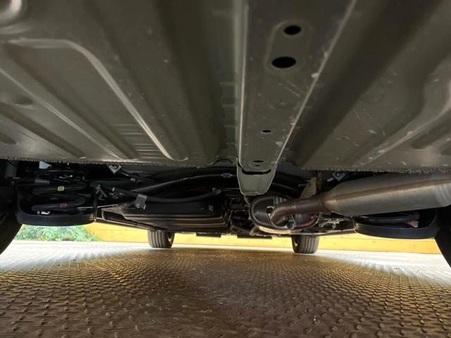 ヴォクシー ハイブリッドＺＳ　煌ＩＩＩ　１２型フリップダウンモニター　純正９インチナビ　トヨタセーフティセンス　禁煙車　両側電動ドア　シートヒータークルーズコントロール　クリアランスソナー　フルセグ　Ｂｌｕｅｔｏｏｔｈ　バックカメラ（19枚目）