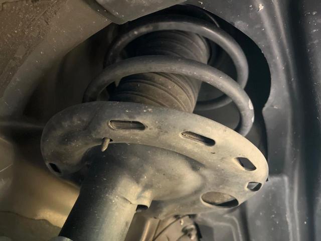 ヴォクシー ハイブリッドＺＳ　煌ＩＩＩ　１２型フリップダウンモニター　純正９インチナビ　トヨタセーフティセンス　禁煙車　両側電動ドア　シートヒータークルーズコントロール　クリアランスソナー　フルセグ　Ｂｌｕｅｔｏｏｔｈ　バックカメラ（20枚目）