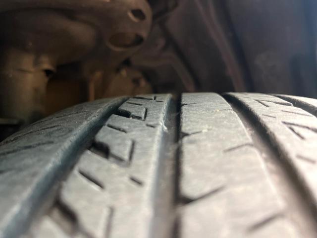 ヴォクシー ハイブリッドＺＳ　煌ＩＩＩ　１２型フリップダウンモニター　純正９インチナビ　トヨタセーフティセンス　禁煙車　両側電動ドア　シートヒータークルーズコントロール　クリアランスソナー　フルセグ　Ｂｌｕｅｔｏｏｔｈ　バックカメラ（27枚目）