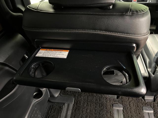 ヴォクシー ハイブリッドＺＳ　煌ＩＩＩ　１２型フリップダウンモニター　純正９インチナビ　トヨタセーフティセンス　禁煙車　両側電動ドア　シートヒータークルーズコントロール　クリアランスソナー　フルセグ　Ｂｌｕｅｔｏｏｔｈ　バックカメラ（40枚目）