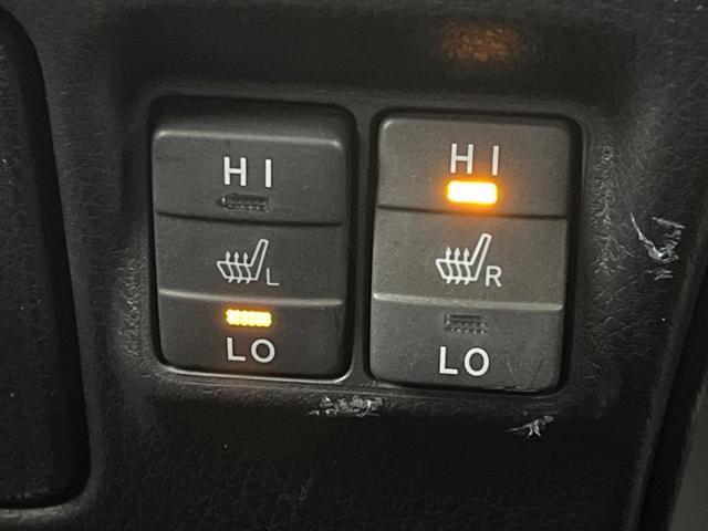 ヴォクシー ハイブリッドＺＳ　煌ＩＩＩ　１２型フリップダウンモニター　純正９インチナビ　トヨタセーフティセンス　禁煙車　両側電動ドア　シートヒータークルーズコントロール　クリアランスソナー　フルセグ　Ｂｌｕｅｔｏｏｔｈ　バックカメラ（61枚目）