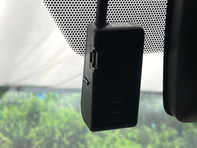 ヴォクシー ハイブリッドＺＳ　煌ＩＩＩ　１２型フリップダウンモニター　純正９インチナビ　トヨタセーフティセンス　禁煙車　両側電動ドア　シートヒータークルーズコントロール　クリアランスソナー　フルセグ　Ｂｌｕｅｔｏｏｔｈ　バックカメラ（66枚目）