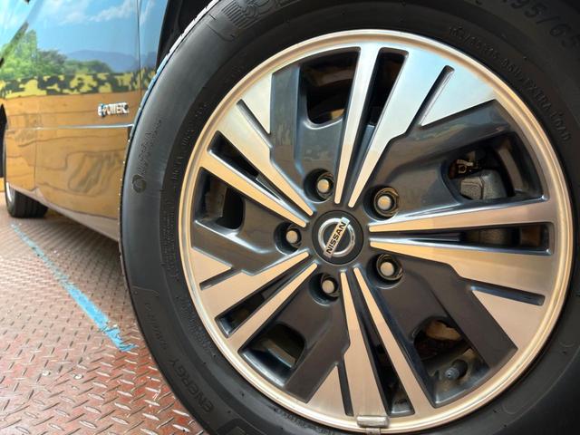 セレナ ｅ－パワー　ハイウェイスターＶ　フリップダウンモニター　純正１０インチナビ　エマージェンシーブレーキ　禁煙車　両側電動ドア　インテリジェントルームミラー　ＥＴＣ　フルセグ　Ｂｌｕｅｔｏｏｔｈ　ＬＥＤヘッドライト　純正１５インチアルミ（13枚目）